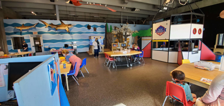 Discover Science with Me at the Discovery Room