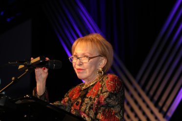 Donna Wilkinson speaks at a Science Center Gala.